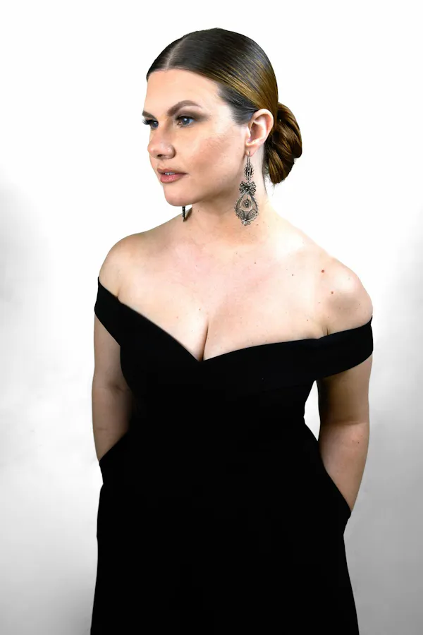 hair, shoulder, hairstyle, beauty, fashion, neck