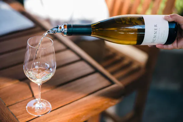 bottle, drinkware, alcoholic drink, stemware, alcohol, tableware