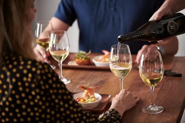 stemware, tableware, drinkware, wine glass, food, barware