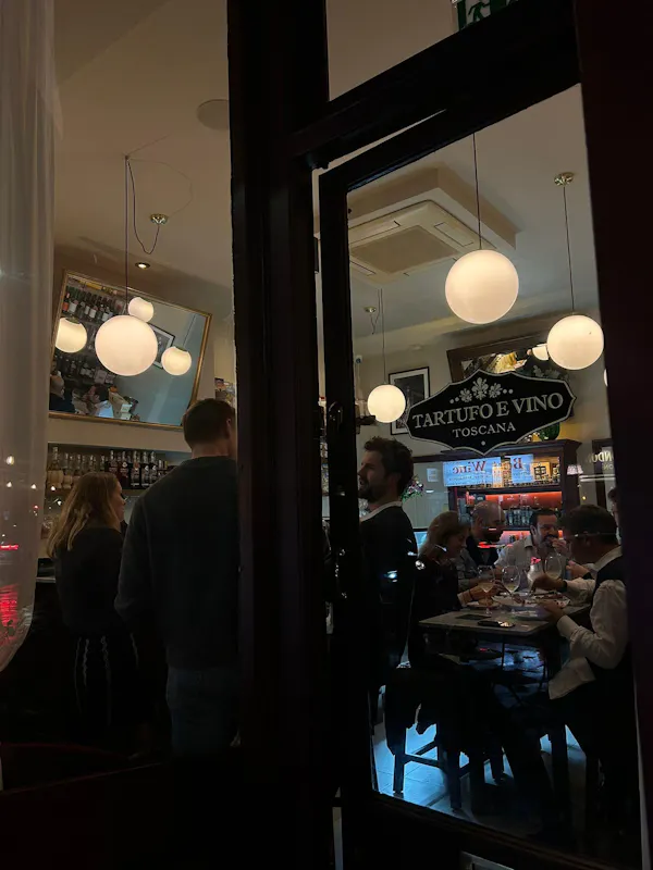 light fixture, barware, ceiling, glass, restaurant, customer