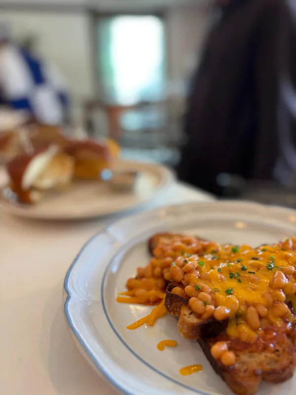 food, tableware, ingredient, dishware, plate, baked beans