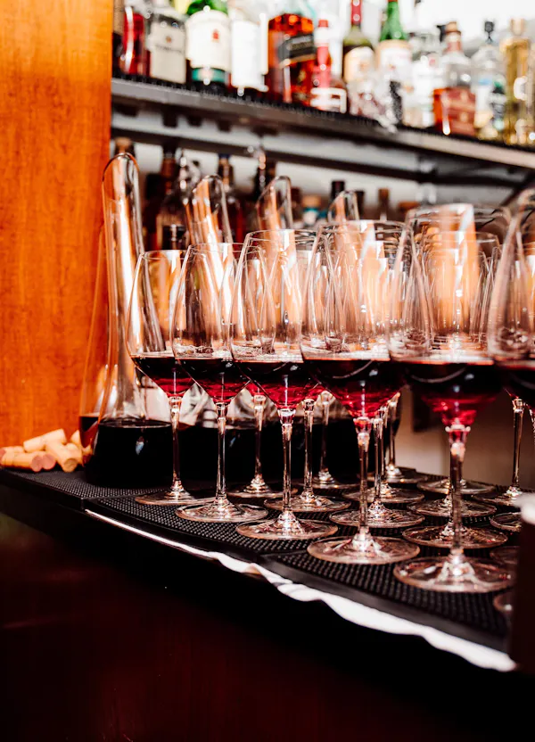 stemware, alcoholic drink, drinkware, tableware, barware, liquor