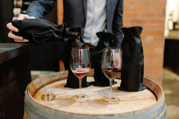 alcoholic drink, stemware, drinkware, wine glass, bottle, tableware