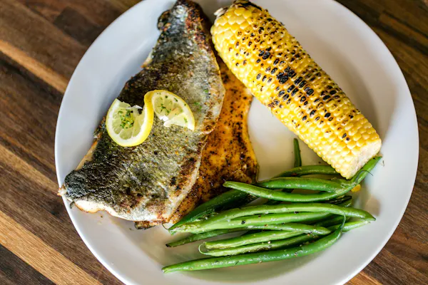 food, tableware, corn on the cob, ingredient, recipe, cuisine