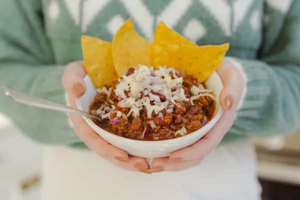 food, tableware, ingredient, recipe, produce, chili con carne