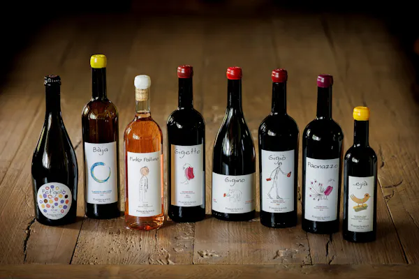 bottle, liquid, glass bottle, bottle cap, wine, alcoholic beverage