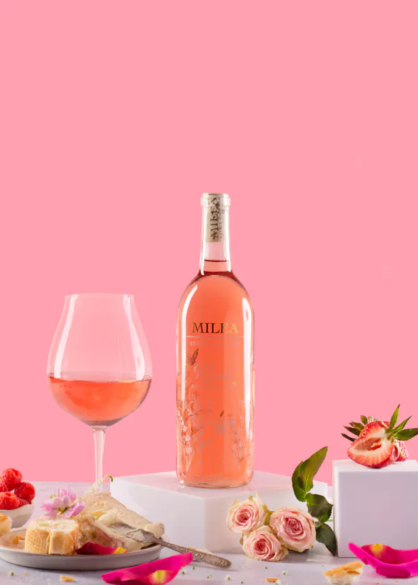 bottle, alcoholic drink, liquid, drinkware, liquor, barware