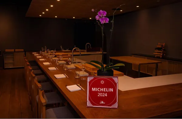 wood stain, hardwood, varnish, restaurant