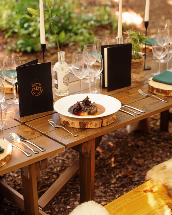 tableware, furniture, table, drinkware, serveware, stemware