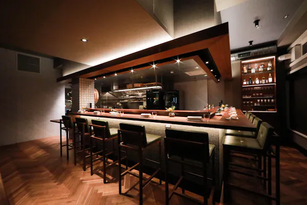table, tableware, drinking establishment, barware, countertop, chair