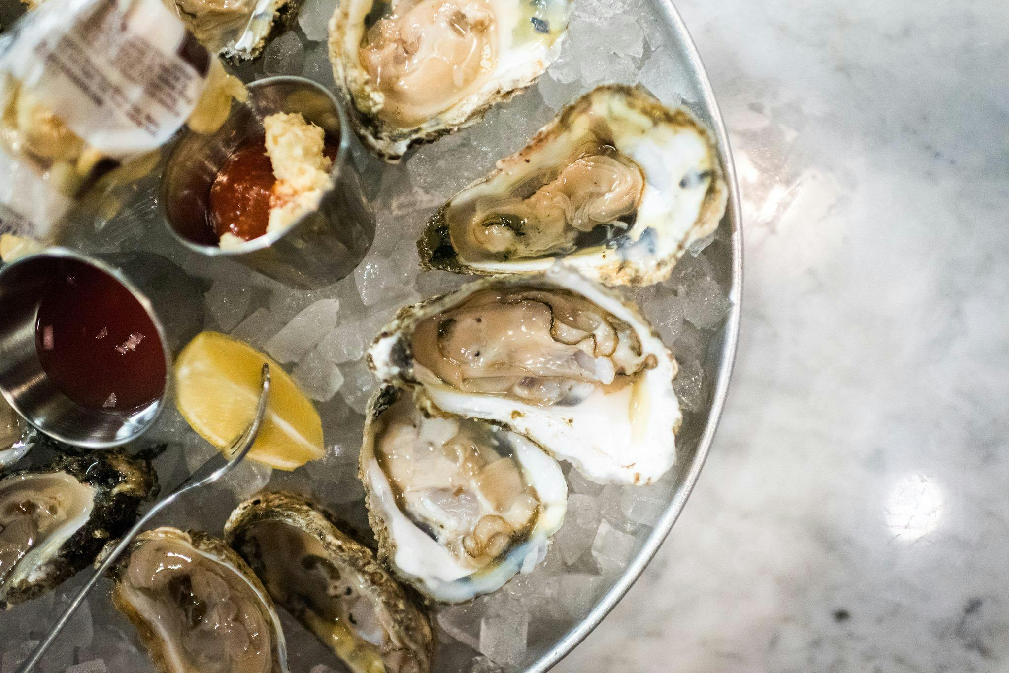 Hank's Oyster Bar Old Town Alexandria