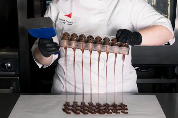 white, gesture, gas, apron, cooking, thumb