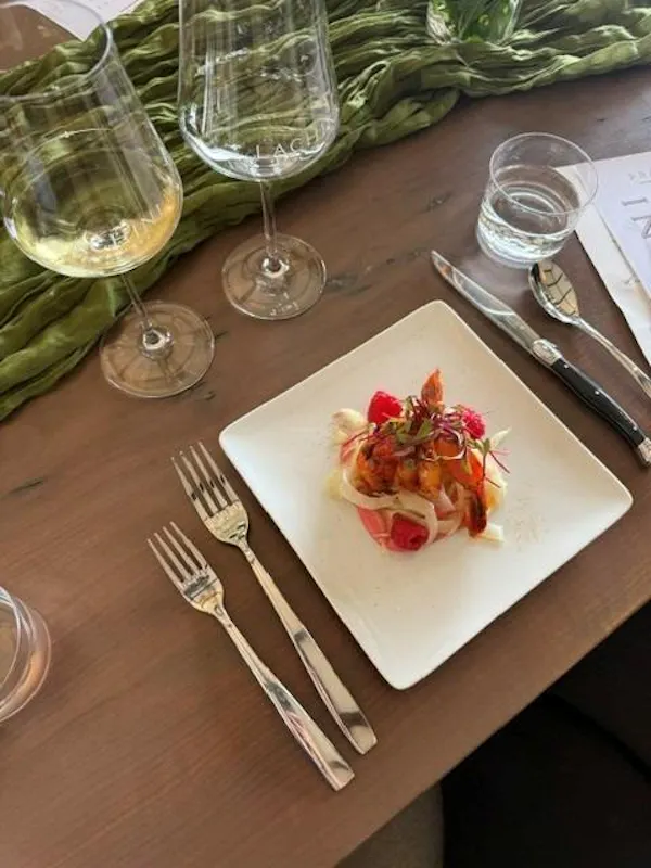 tableware, serveware, stemware, table, drinkware, dishware
