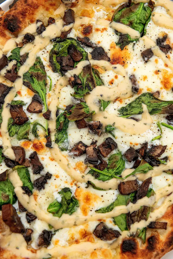 food, pizza, ingredient, leaf vegetable, pizza cheese, fast food