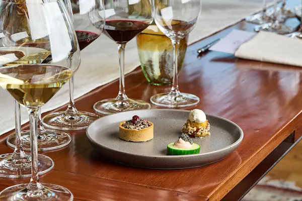 stemware, tableware, drinkware, serveware, wine glass, barware