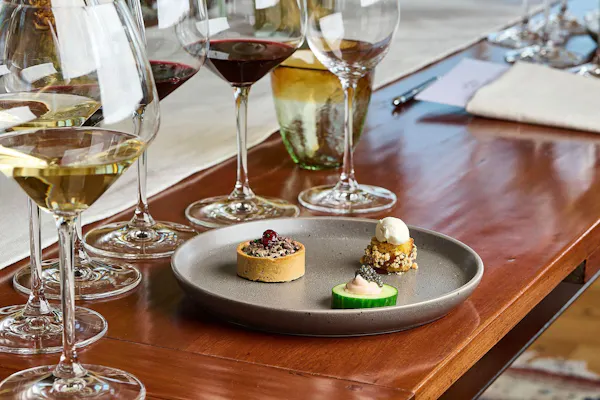 stemware, tableware, drinkware, serveware, wine glass, barware