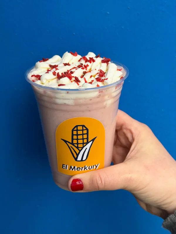 food, drinking straw, ingredient, milkshake, dairy product, fast food
