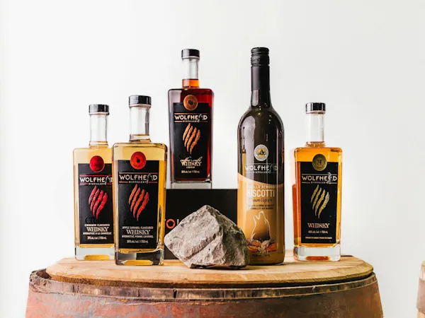 bottle, alcoholic drink, liquor, liquid, alcohol, glass bottle