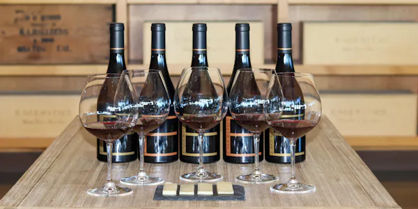 alcoholic drink, liquor, barware, alcohol, stemware, wine