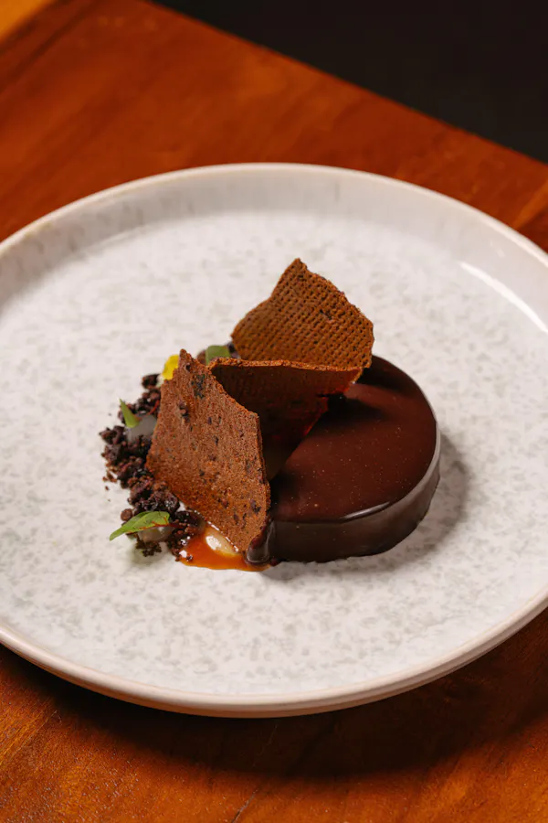 food, ingredient, cake, tableware, dessert, dishware