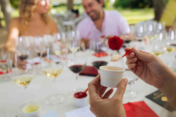 tableware, drinkware, stemware, event, alcoholic drink, barware