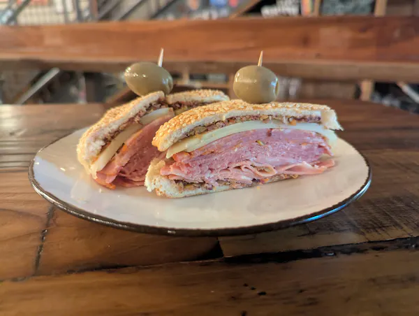 food, ingredient, finger food, meat, sandwich, fast food
