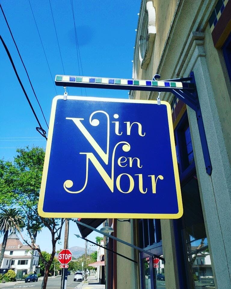 Vin En Noir