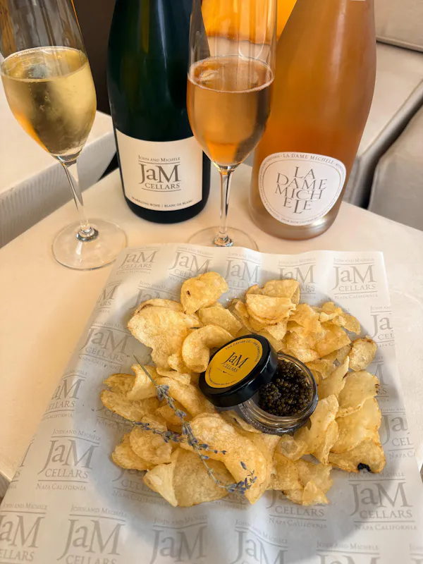 food, tableware, stemware, drinkware, alcoholic drink, barware