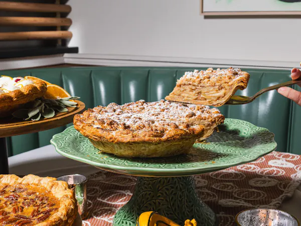food, tableware, ingredient, pie, dessert, serveware