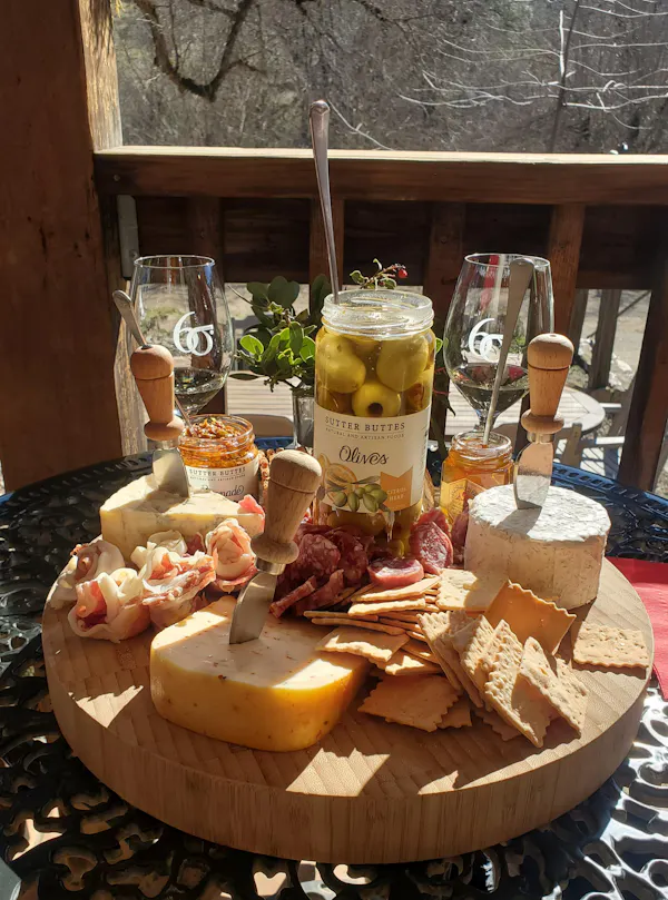 food, tableware, ingredient, bottle, table, plate