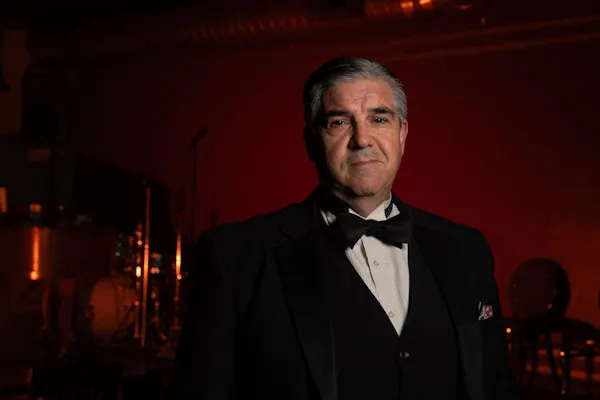 collar, face, formal wear, bow tie, suit, blazer