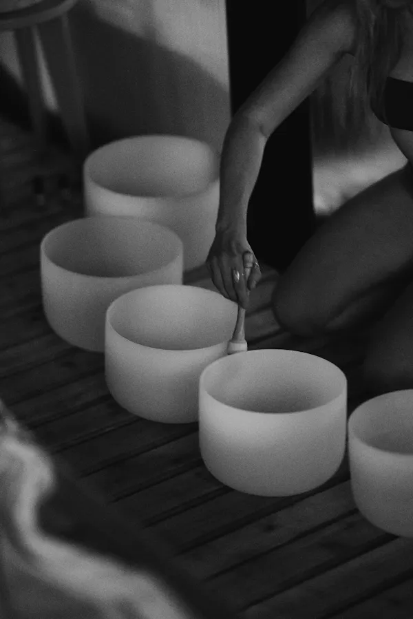black, monochrome photography, black and white, monochrome, serveware, still life photography