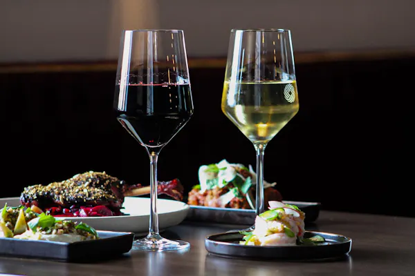 tableware, stemware, drinkware, barware, wine glass, alcoholic drink