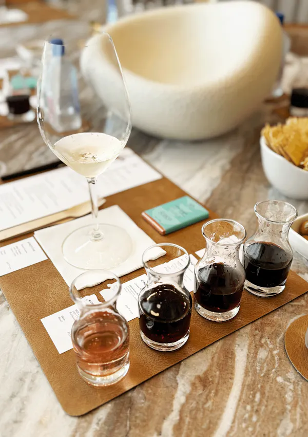 tableware, drinkware, serveware, table, stemware, barware