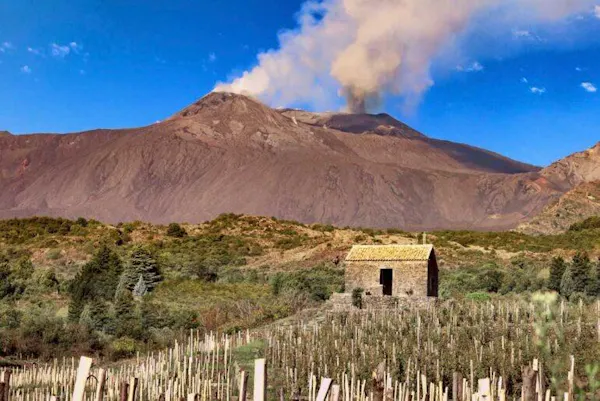 mountain, volcanic landform, lava dome, volcano, volcanic field, cinder cone
