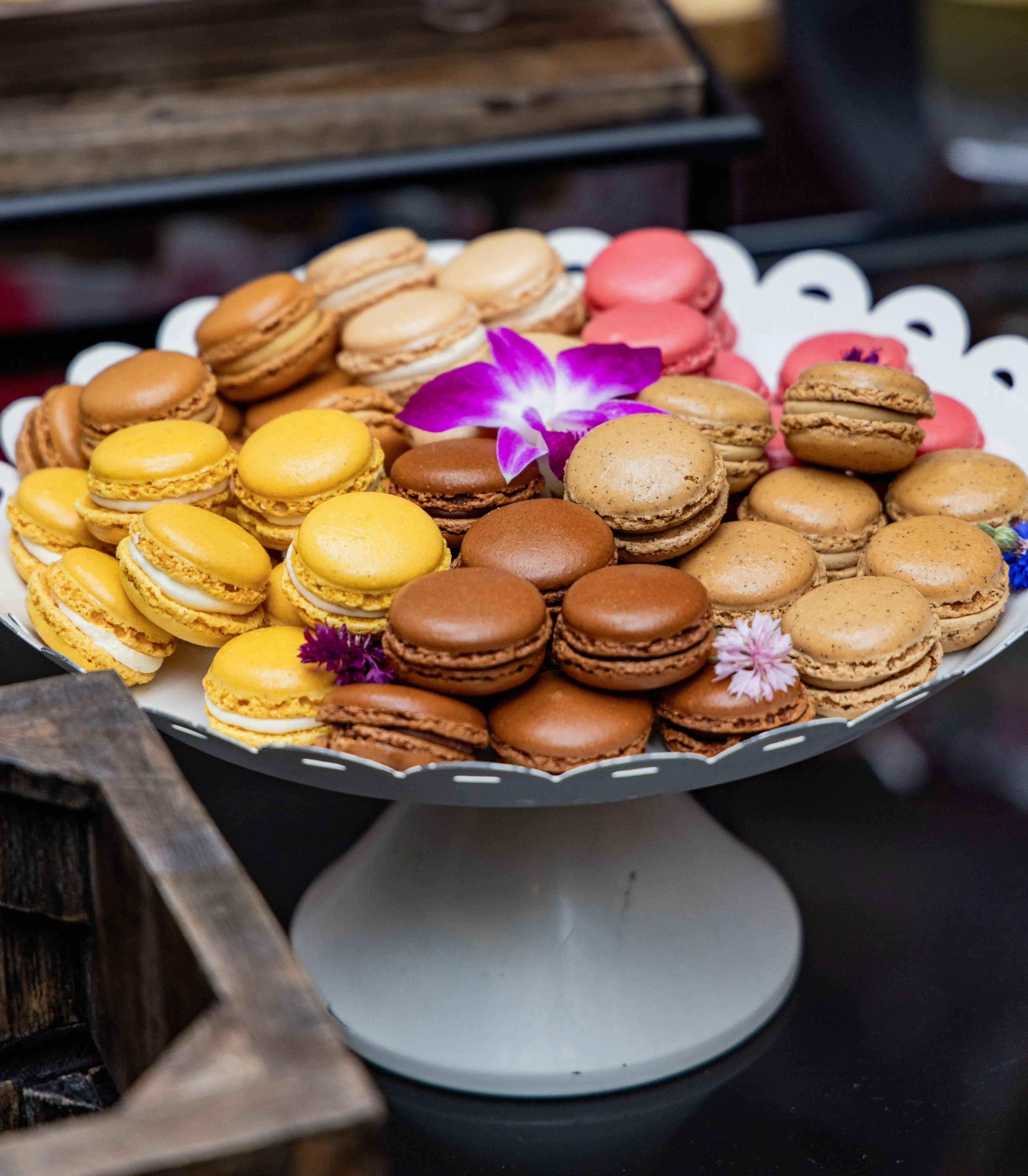Image of Fête de la Musique showing food, macaroon, ingredient, tableware, finger food, and dessert