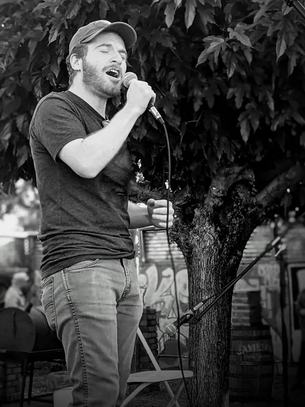 microphone, white, organ, black, human body, black-and-white