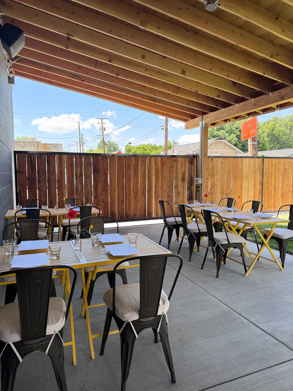 furniture, table, chair, restaurant, kitchen & dining room table, outdoor table