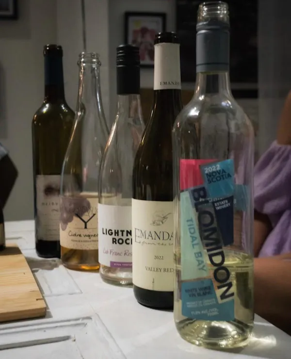 bottle, glass bottle, alcoholic drink, liquid, alcohol, liquor