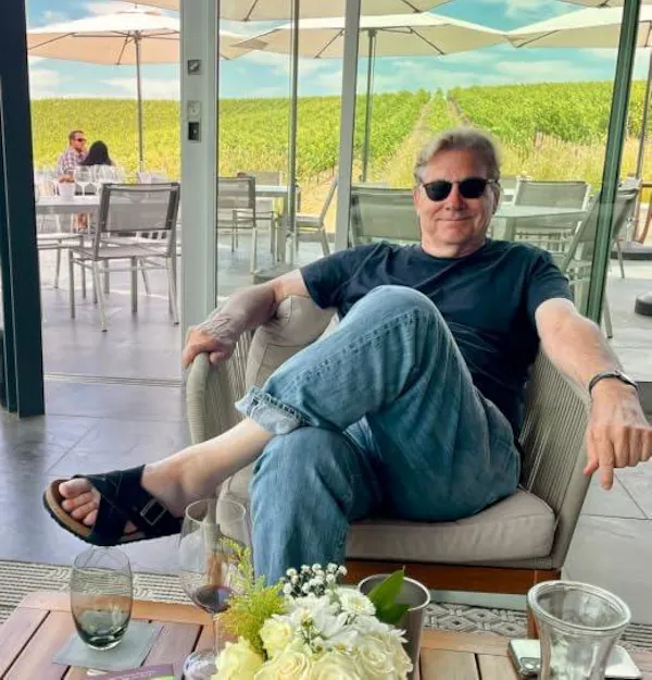 shoe, leg, sitting, smile, knee, furniture