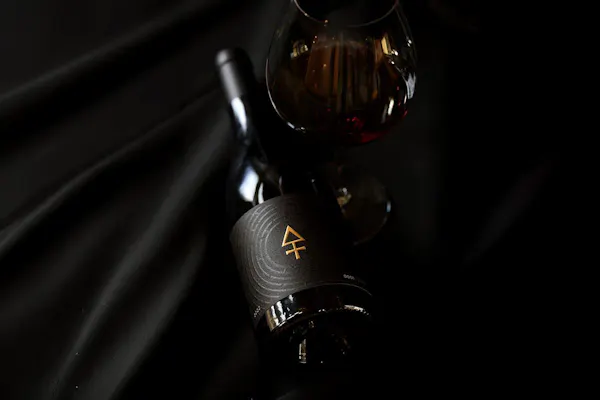 bottle, alcoholic drink, liquid, alcohol, glass bottle, wine