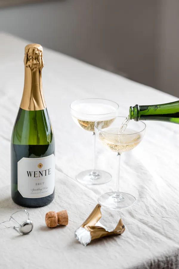 tableware, stemware, alcoholic drink, drinkware, wine glass, barware
