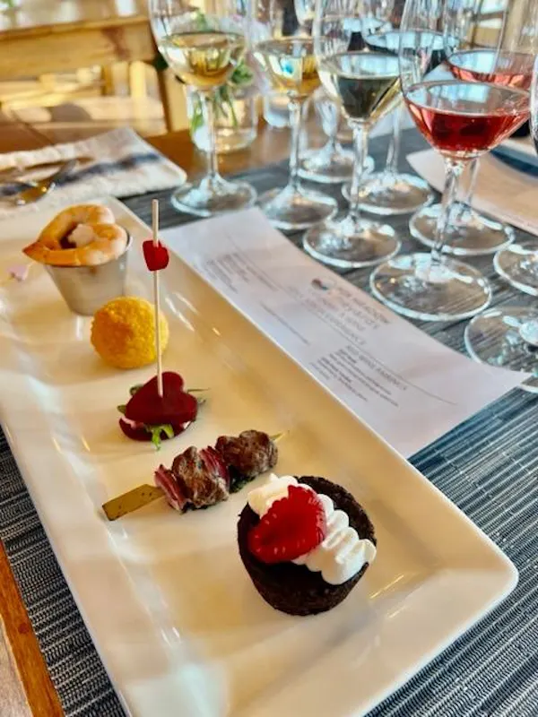 food, tableware, table, dishware, drinkware, stemware