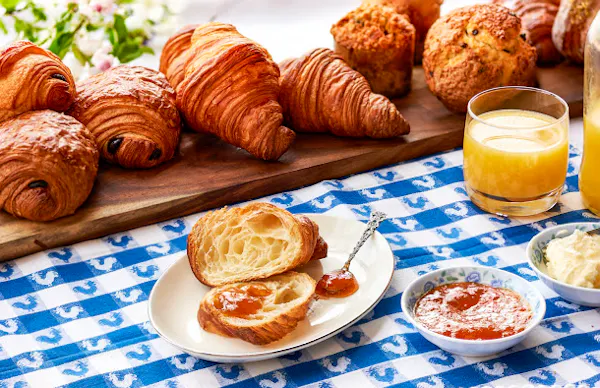 food, cuisine, serveware, ingredient, tableware, baked goods