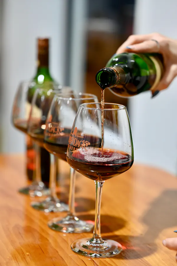 stemware, drinkware, tableware, wine glass, alcoholic drink, alcohol