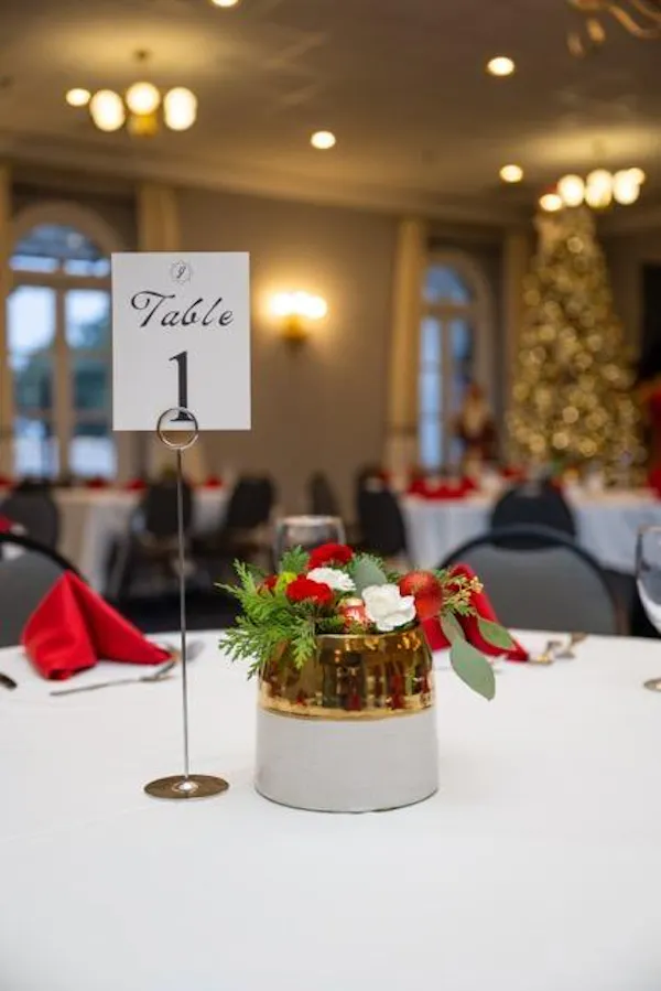 tablecloth, linens, centrepiece, decoration