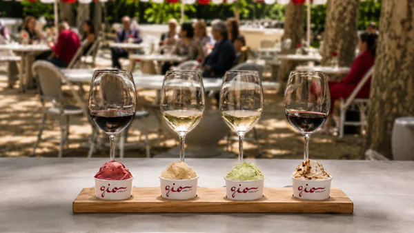 tableware, table, furniture, drinkware, barware, stemware