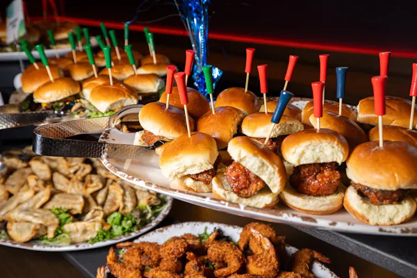 food, finger food, ingredient, tableware, bun, fast food