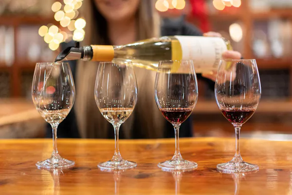 stemware, tableware, drinkware, wine glass, barware, alcoholic drink