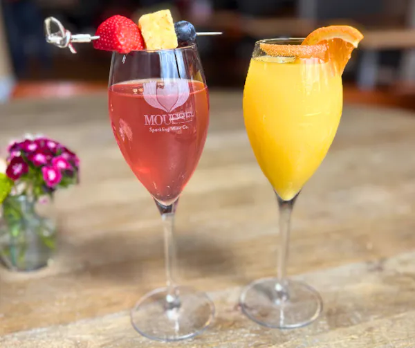 tableware, alcoholic drink, stemware, fruit, drinkware, cocktail